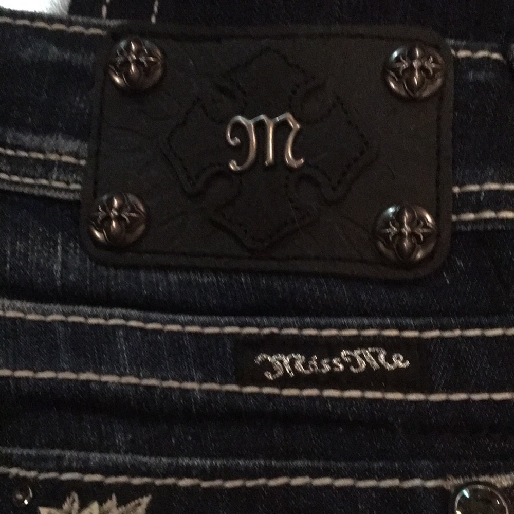 Gently worn Miss Me jeans - Picture 4 of 6